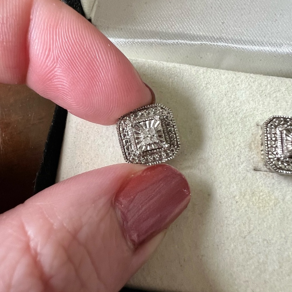 Kay Jewelers diamond stud earrings